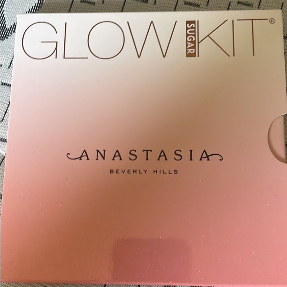 Anastasia Beverly Hills glow kit